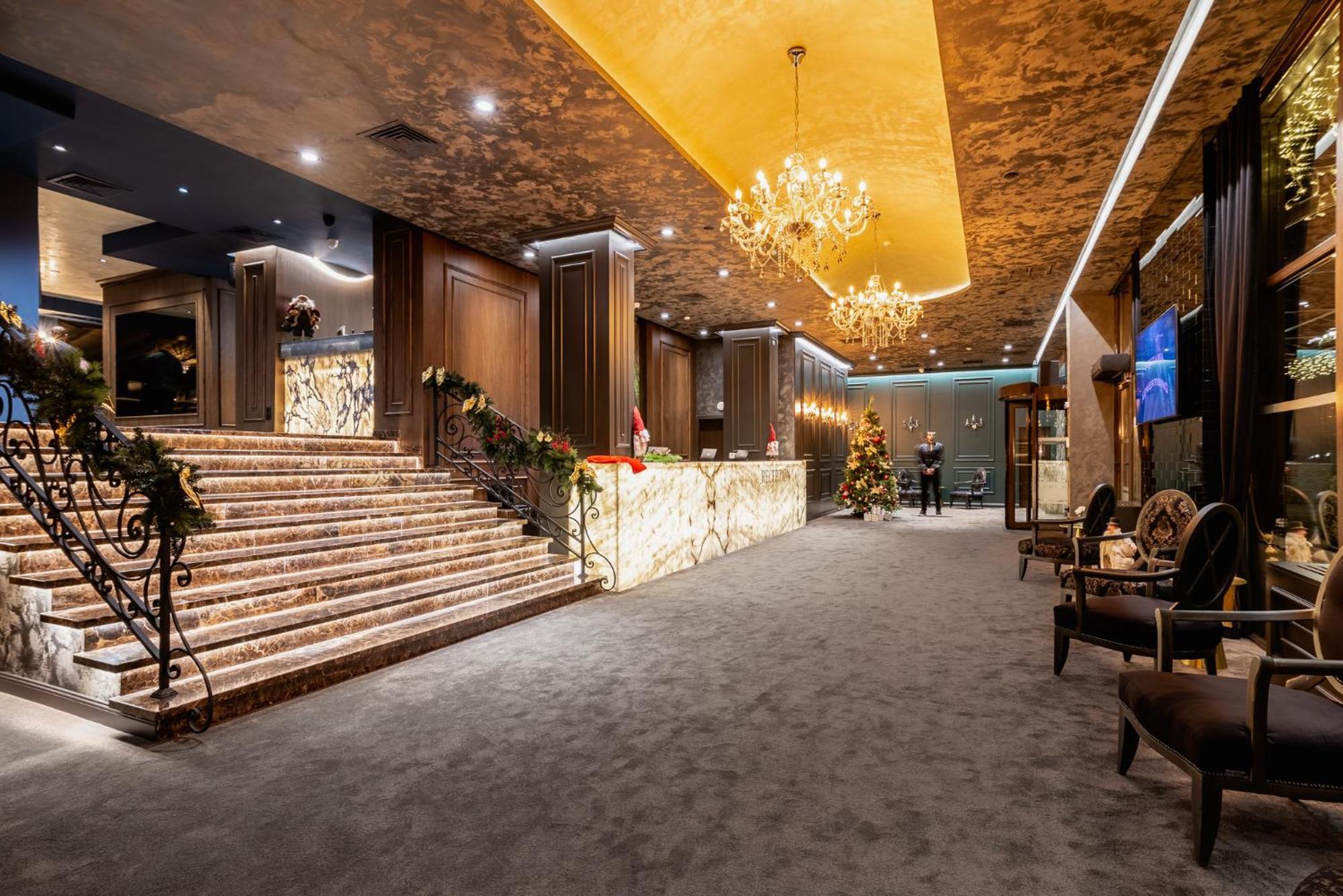 프리미어 럭셔리 마운틴 리조트 반스코 외부 사진 The lobby of the hotel